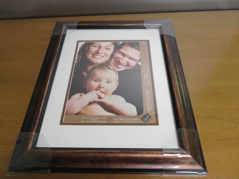 lot 79 image: Lot of 3 Picture Frames