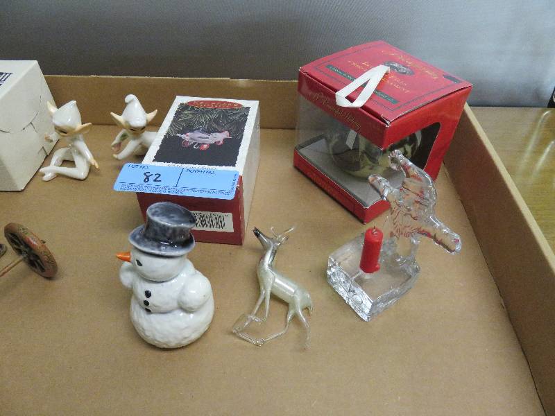 lot 82 image: Lot of Christmas Ornaments and Decorations