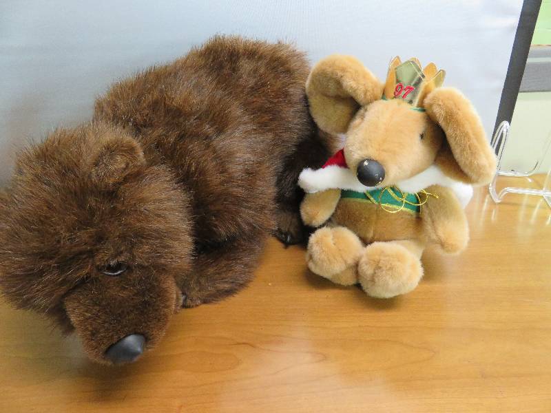 lot 85 image: Two Plush Toys
