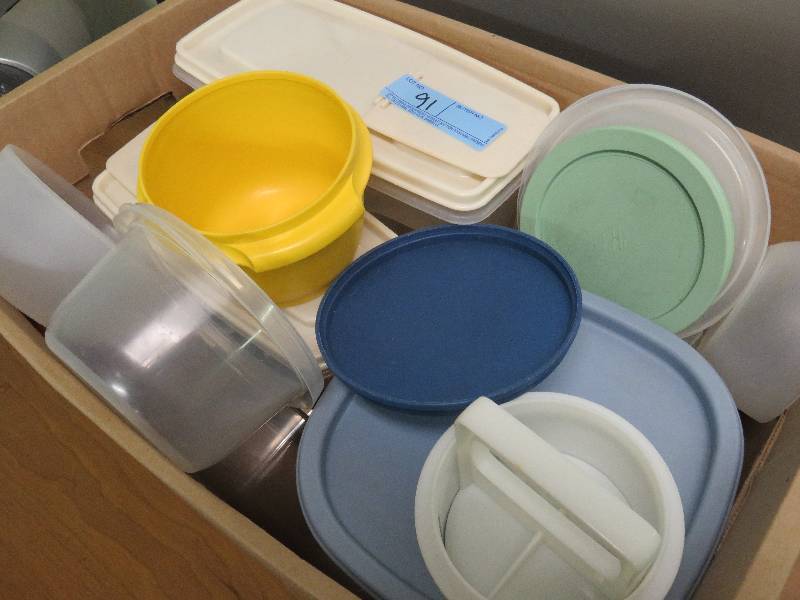 lot 91 image: Large Lot of Plastic Storage Containers