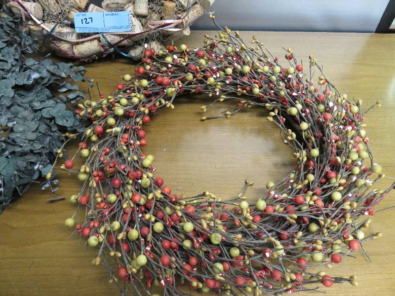 lot 127 image: Set of 3 Assorted Wreaths