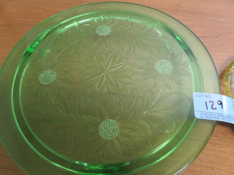 lot 129 image: Set of 2 Trivots