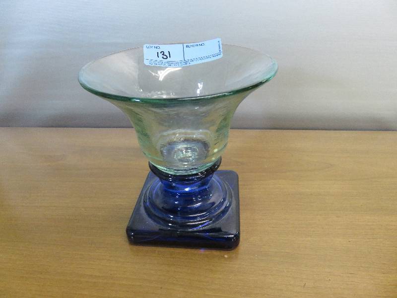 lot 131 image: Two Toned Blue and Green Trophy Style Vase