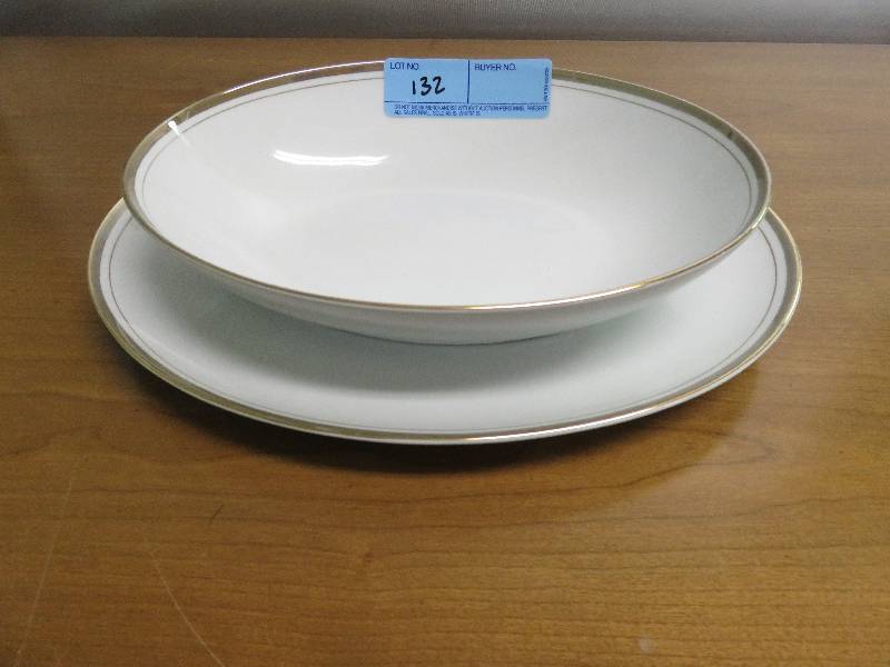 lot 132 image: Translucent Porcelain Fine China Platter and Serving Bowl