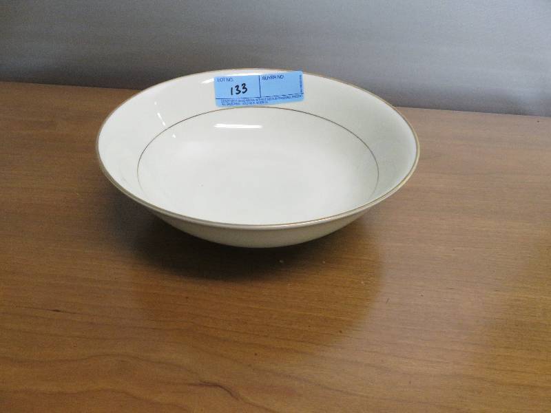 lot 133 image: Elegance Fine Ivory Porcelain By Sakura Bowl