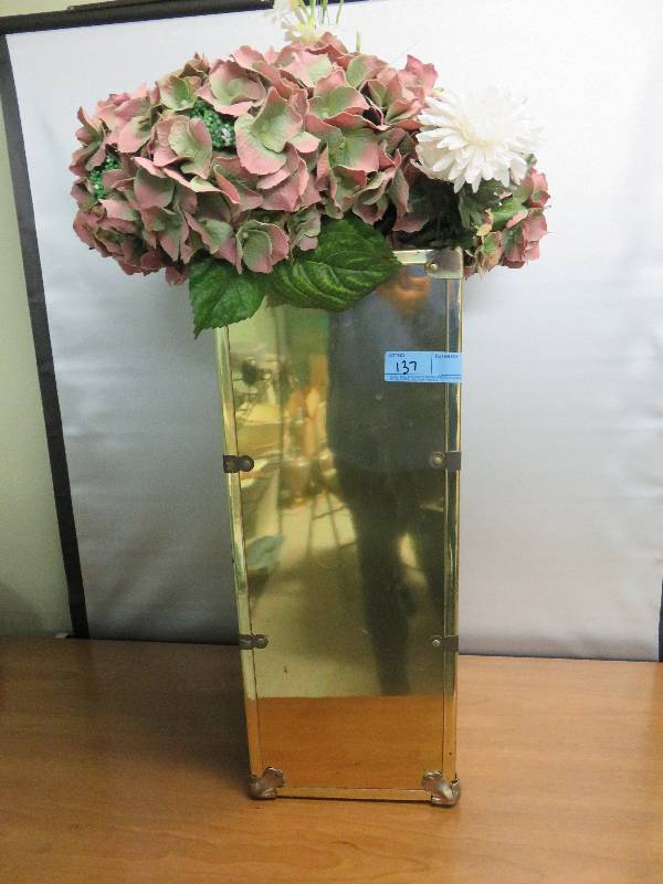 lot 137 image: Large Brass Toned Urn wArtificial Flowers