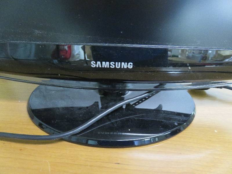 lot 149 image: Samsung 19 Flat Screen TV (Working)