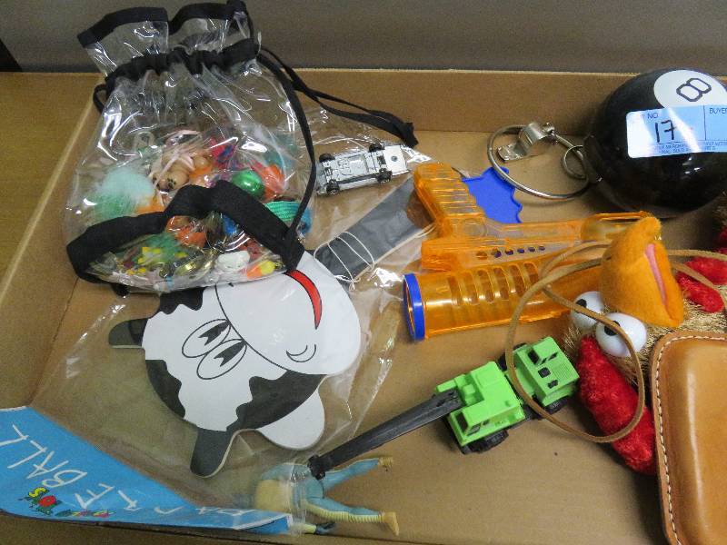 lot 176 image: Toy Lot