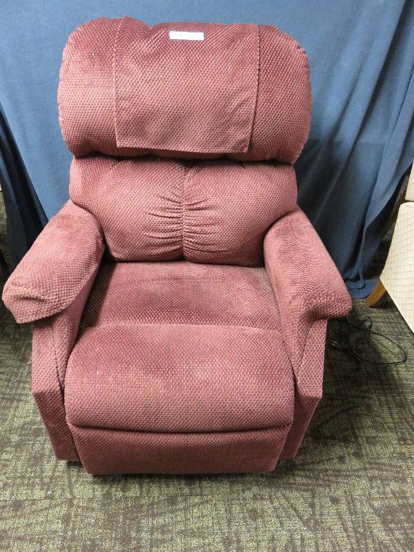 lot 191 image: Golden Technologies Maroon Reclining Lift Chair