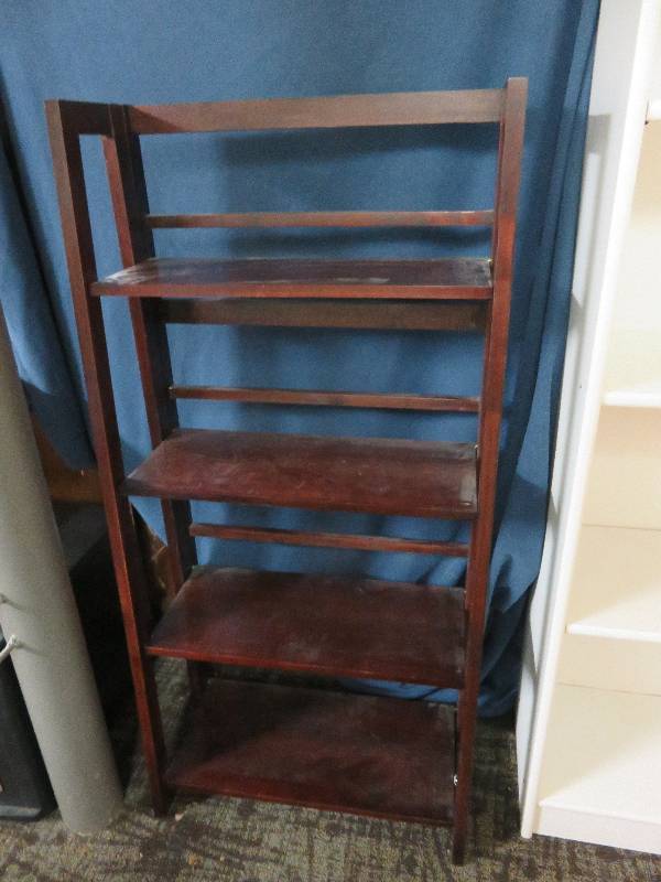 lot 198 image: Wooden 4 Tier Shelf