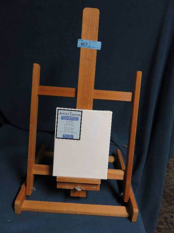lot 203 image: Wood Art Easel Small