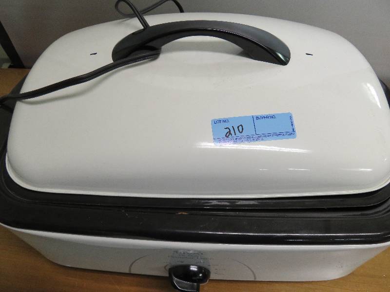 lot 210 image: Rival Roaster Oven- 16 Quart