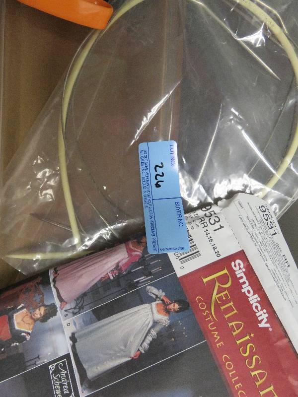 lot 226 image: Large Lot Sewing Supplies