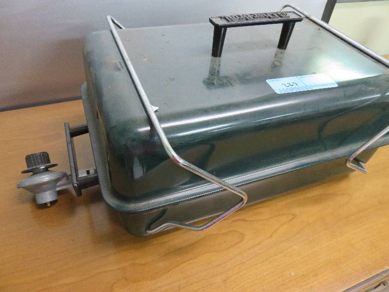 lot 227 image: Coleman Tabletop Gas Grill
