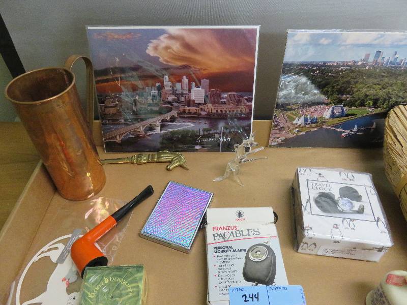 lot 244 image: Misc. Dcor Lot