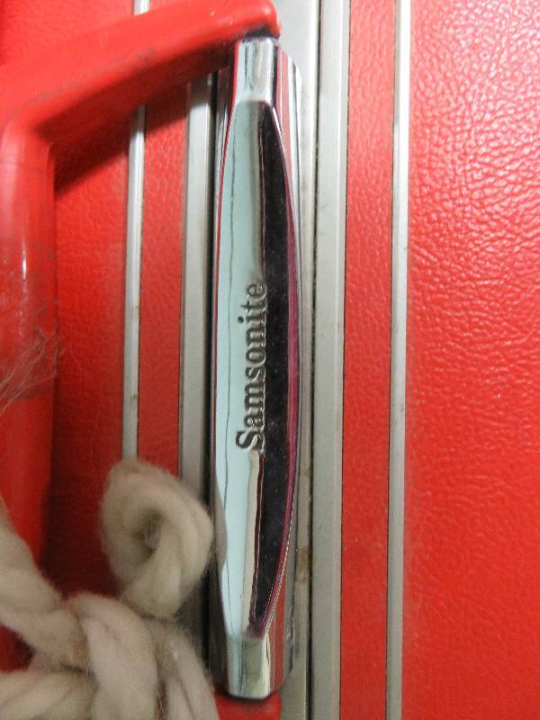 lot 253 image: 3 Piece Vintage Red Samsonite Luggage