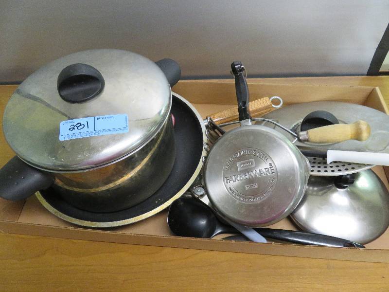 lot 281 image: Large Cooking Lot