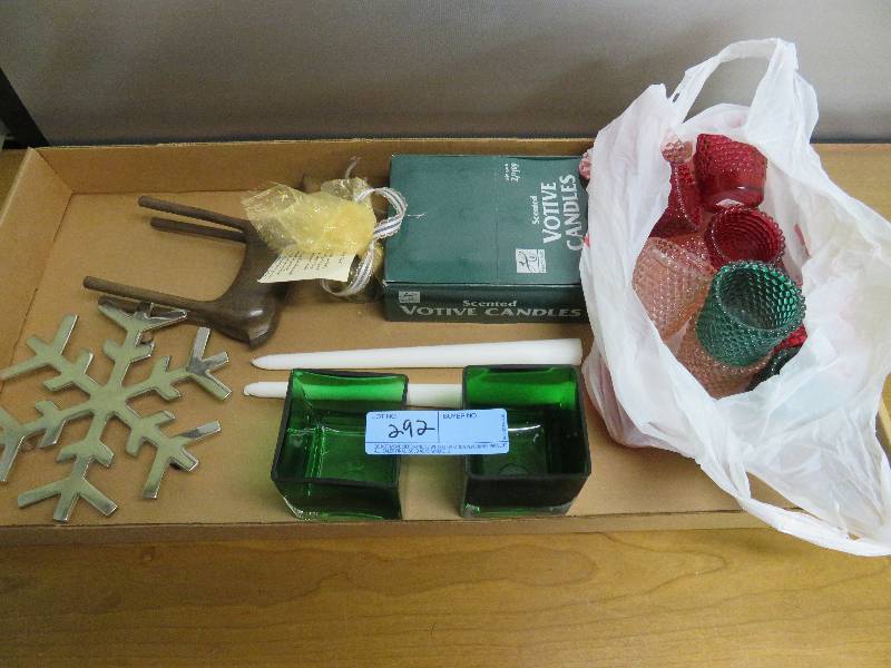 lot 292 image: Christmas Lot