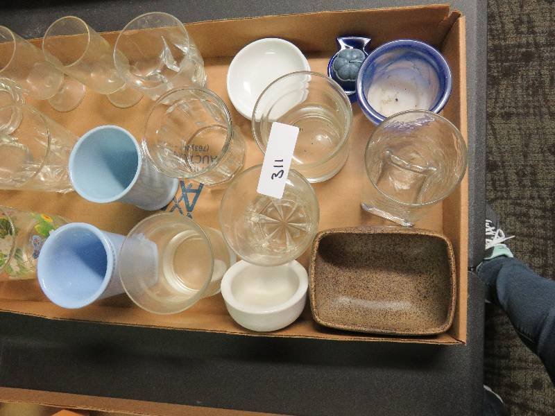 lot 311 image: Large Lot of Glassware