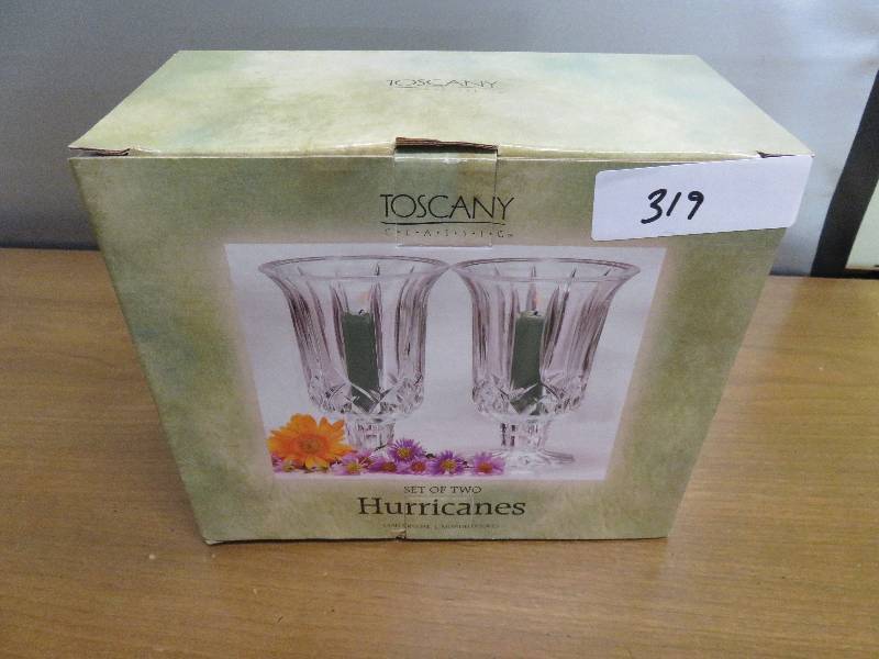 lot 319 image: 1 Set of 2 Lead Crystal Hurricane Candle Holders