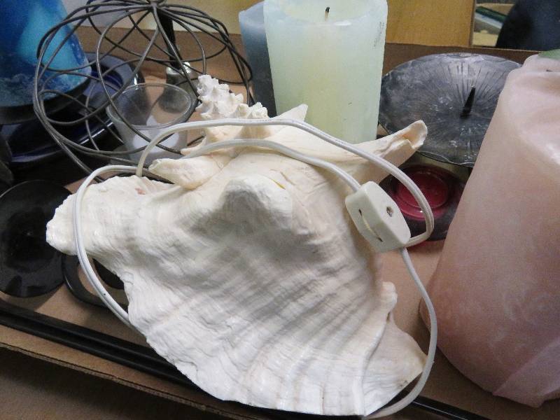 lot 343 image: Large Candle Lot wSea Shell Light