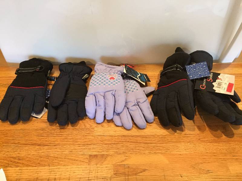 Lot of Childrens Gloves