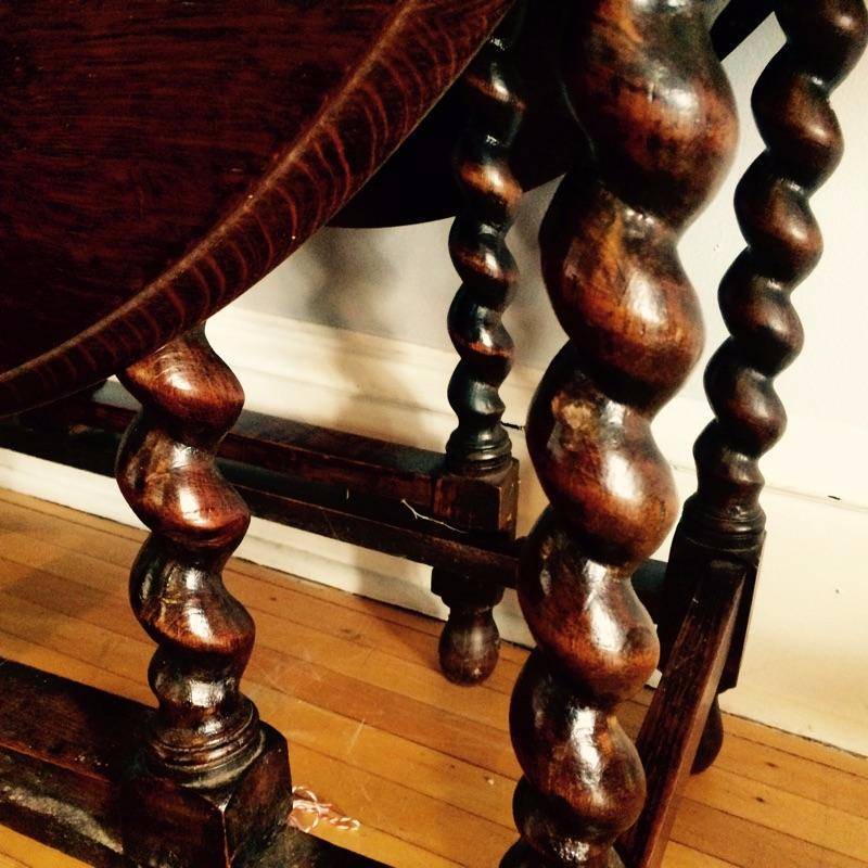 lot 16 image: Edwardian Oak Country Gate Leg Table