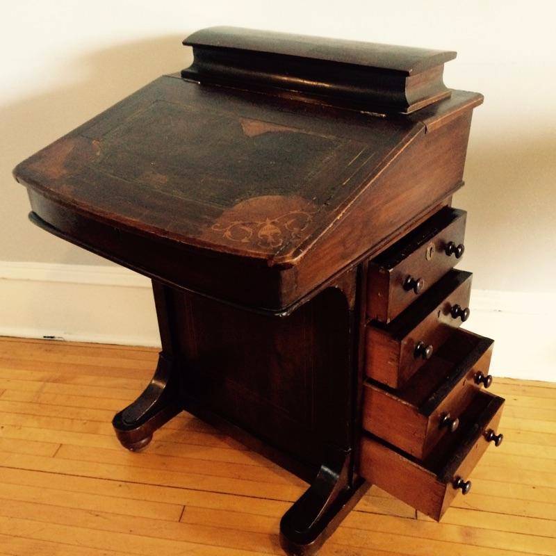 lot 19 image: Victorian Mahogany Davenport Desk
