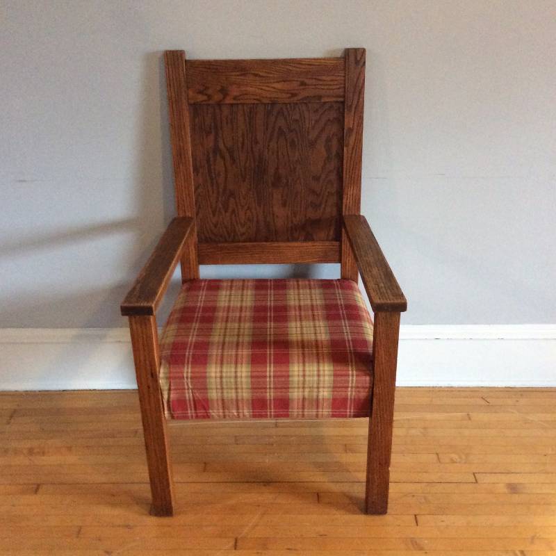 lot 29 image: Arts & Crafts Oak Armchair