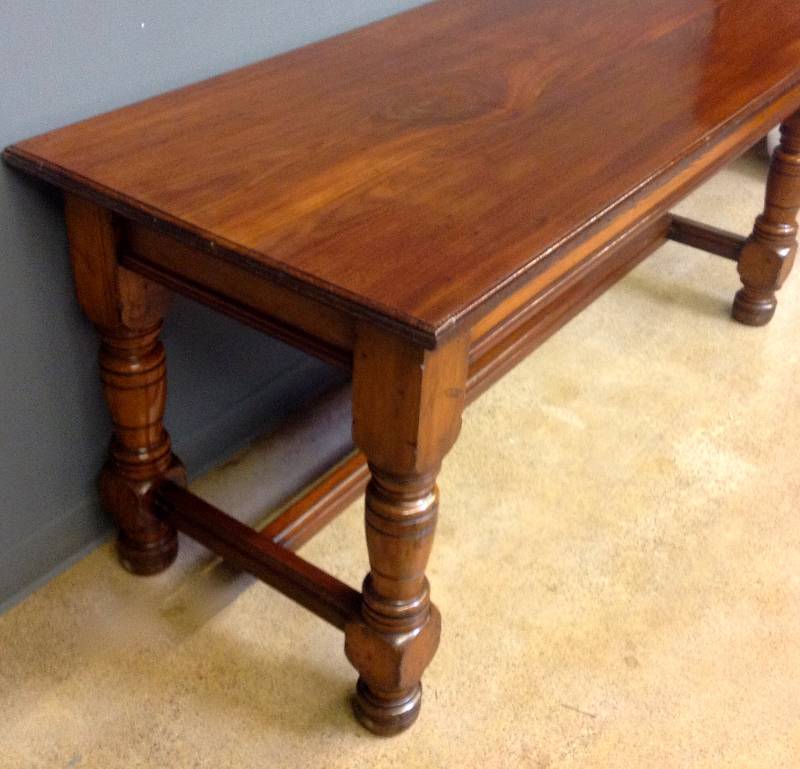 lot 40 image: English Solid Mahogany & Pine Country House Table