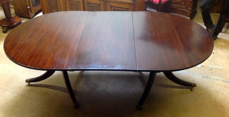 lot 34 image: Edwardian Twin Pedastal Dining Table