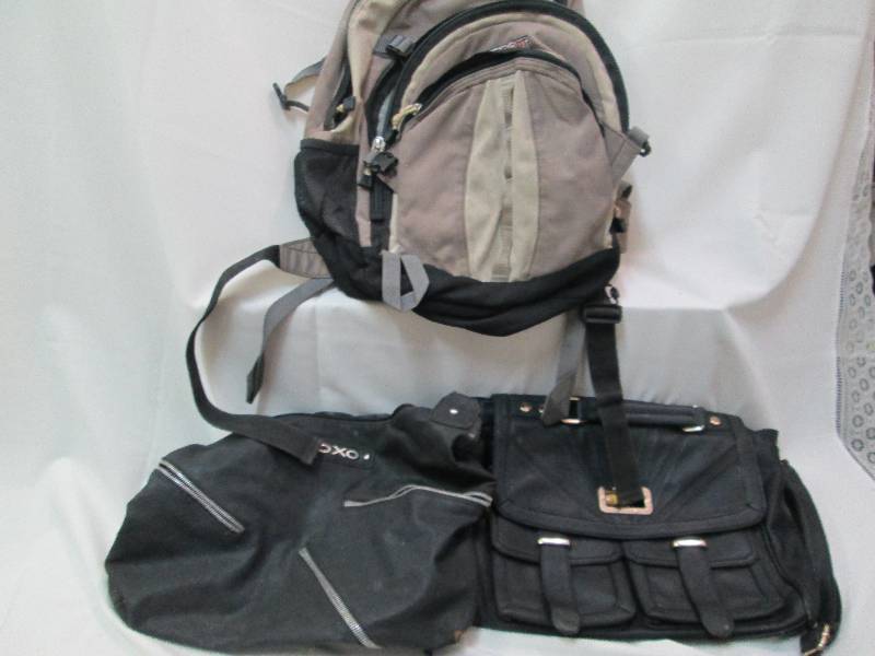 Lot of assorted bags...