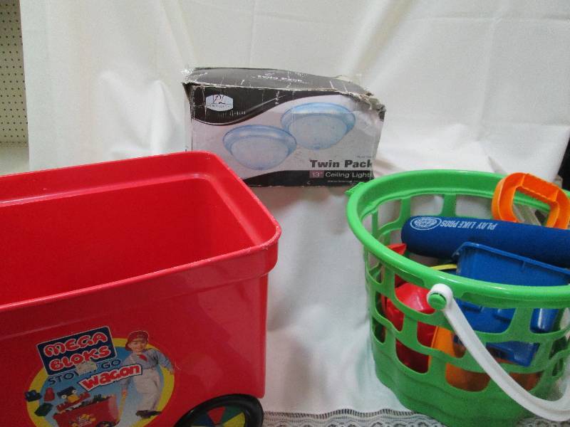 Lot of toys and light fixtures...