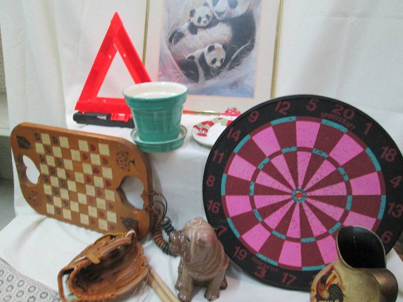 Lot of games and dcor...