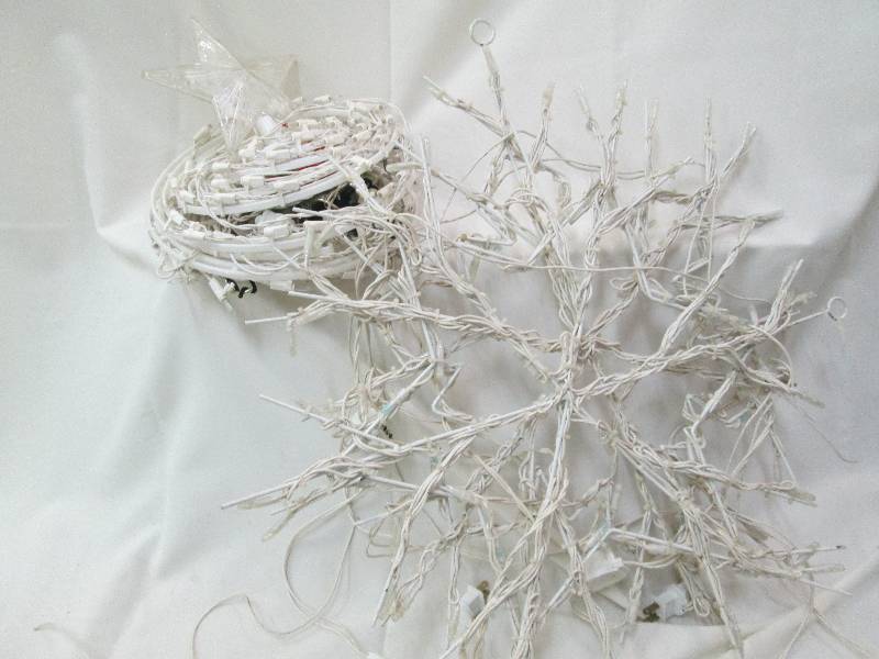 Spiral Christmas white light tree l...