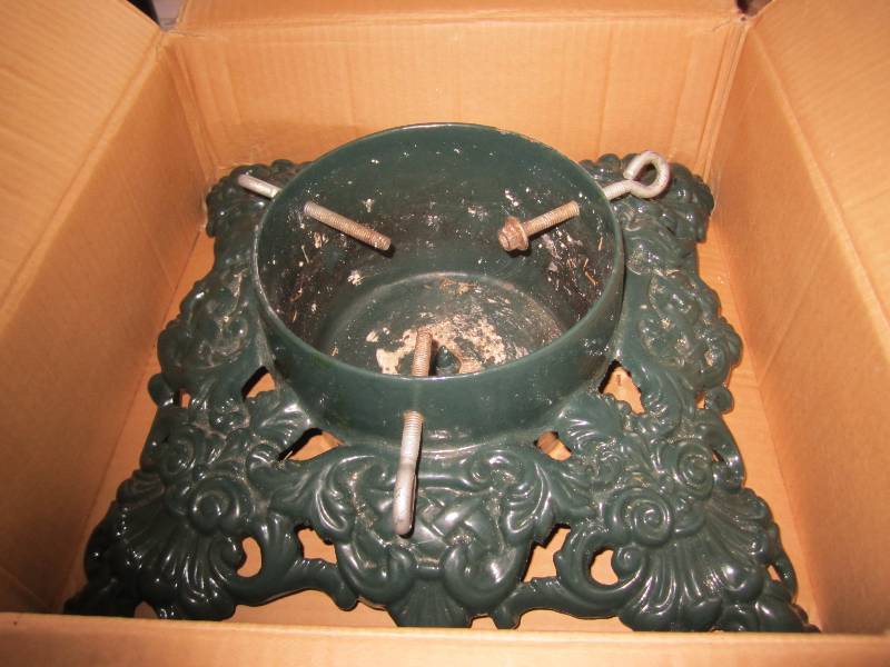 All metal nice Christmas Tree stand