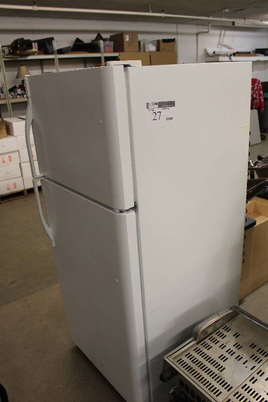 lot 27 image: White Kenmore Top-Freezer Refrigerator