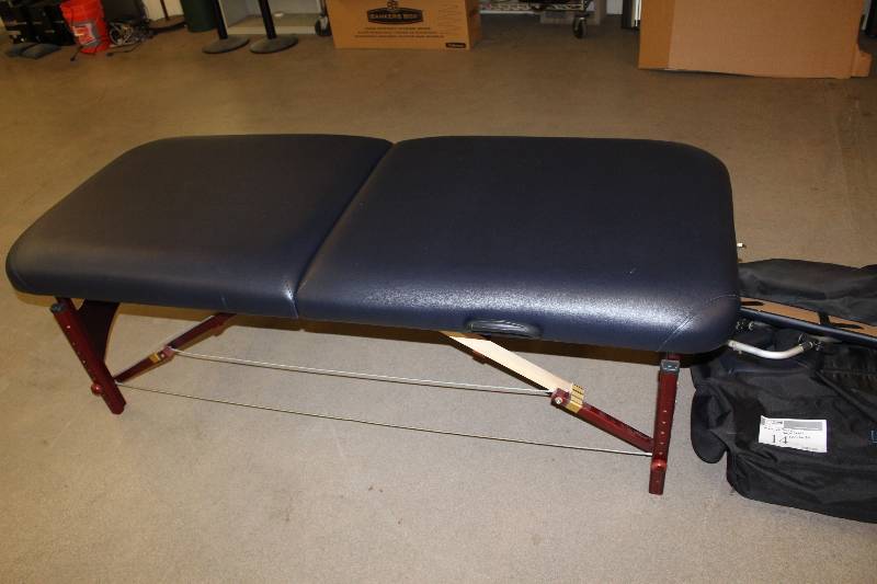 lot 14 image: LifeGear Massage Table with Carry Bag