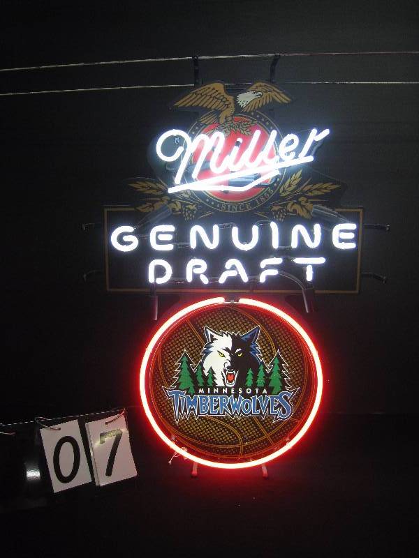 lot 7 image: Old school, MGD Miller Genuine Draft MN Timberwolves neon with dimmer