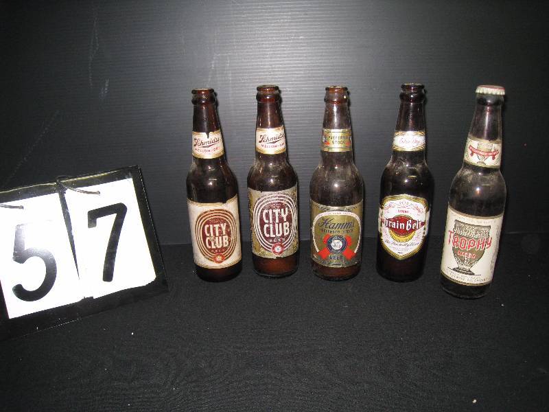 lot 57 image: Nice mixed lot of vintage beer bottles - City Club (2), Hamms Preferred Stock, Grain Belt Strong, Trophy Beer