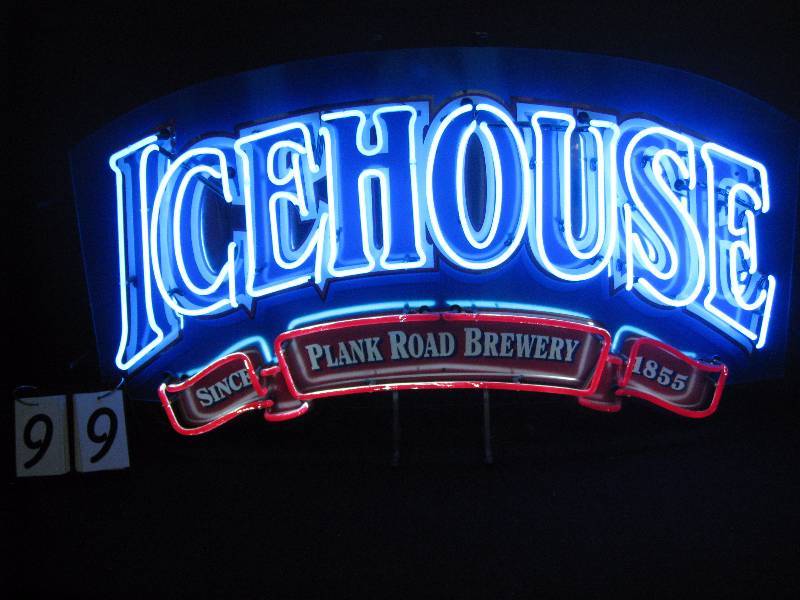 lot 99 image: Icehouse - Rare, curved front neon sign