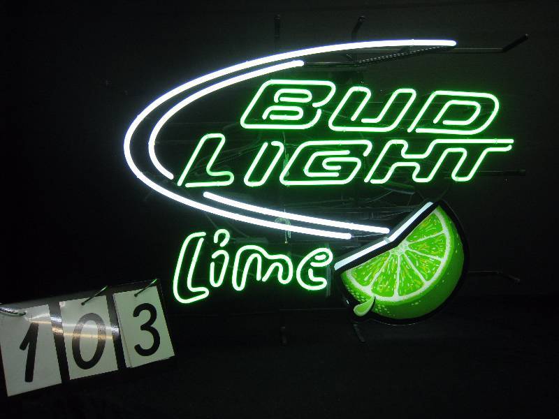lot 103 image: Bud Light Lime neon - looks new