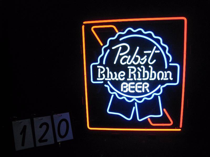lot 120 image: Pabst Blue Ribbon three color neon - looks new