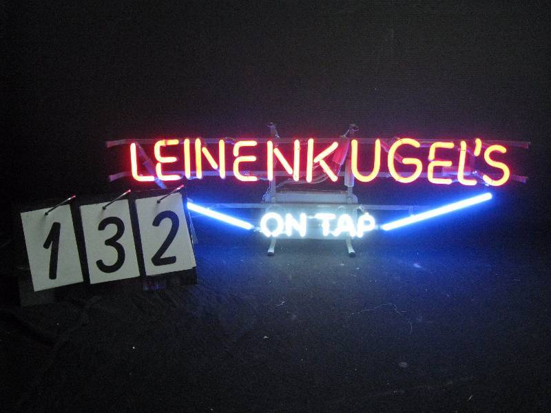 lot 132 image: Vintage Leinenkugels On Tap neon - works great