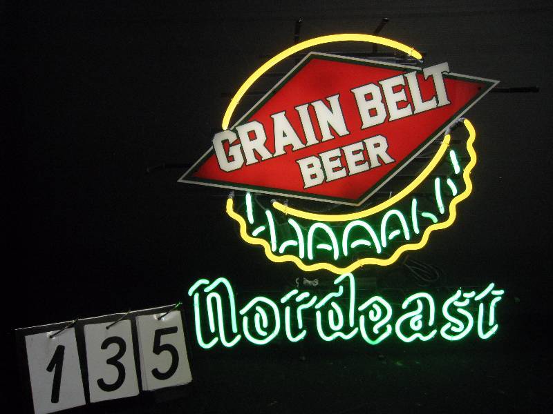 lot 135 image: Grain Belt Nordeast neon - hard to find, Like New