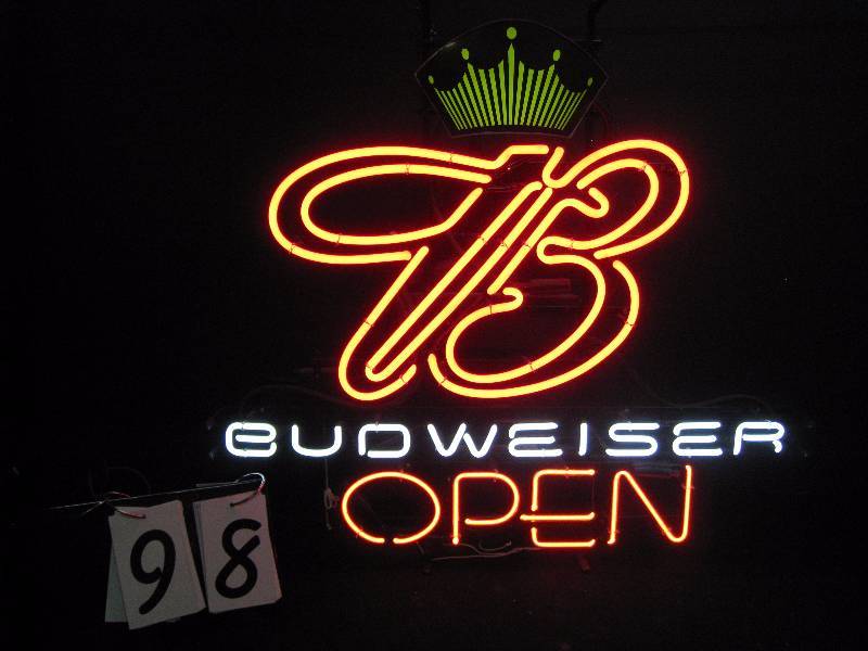 lot 98 image: Bud King B neon - NIB New in Box