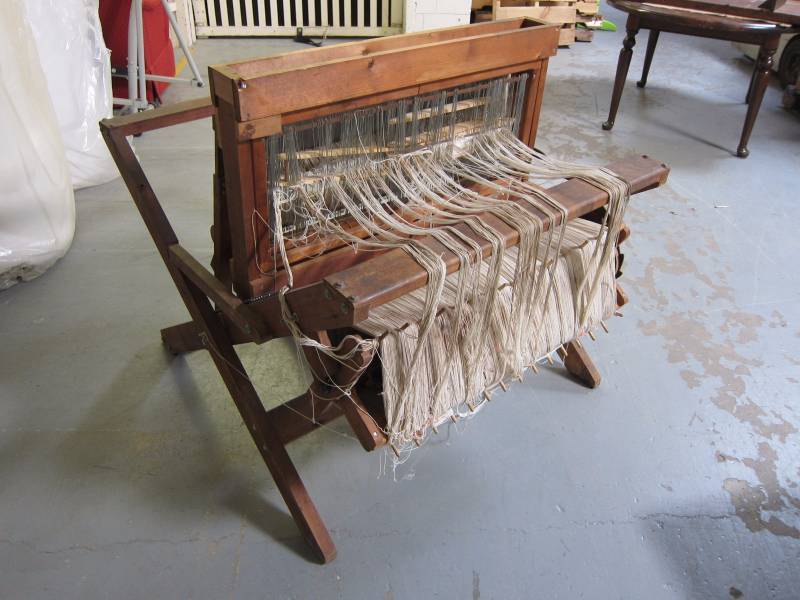 lot 1 image: Handcrafted Loom