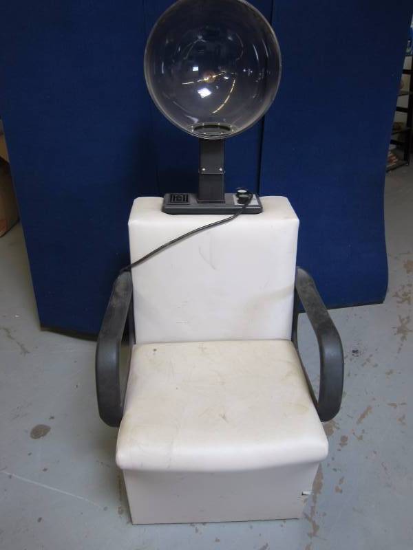 lot 4 image: Hair Dryer Station