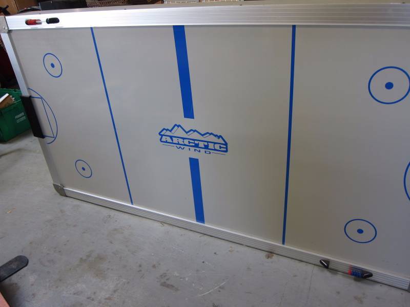 lot 16 image: Air Hockey Table