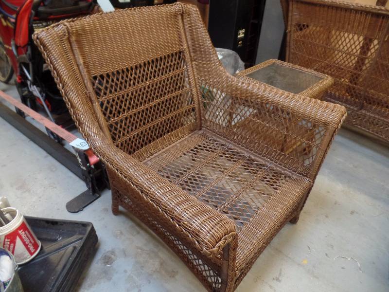 lot 33 image: Patio Set